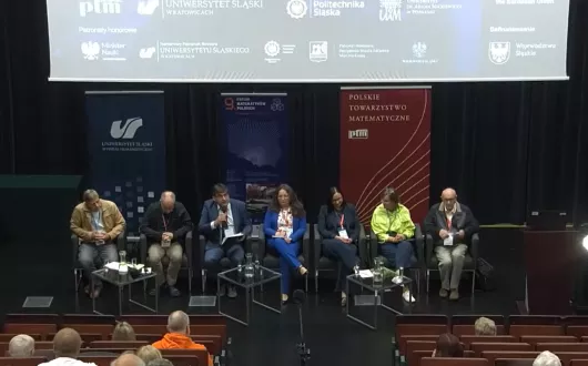 Uczestnicy panelu dyskusyjnego podczas 9. Forum Matematyków Polskich