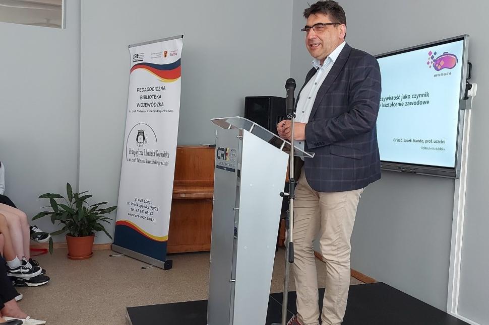 Profesor Jacek Stańdo podczas konferencji. Fot. Magdalena Jach