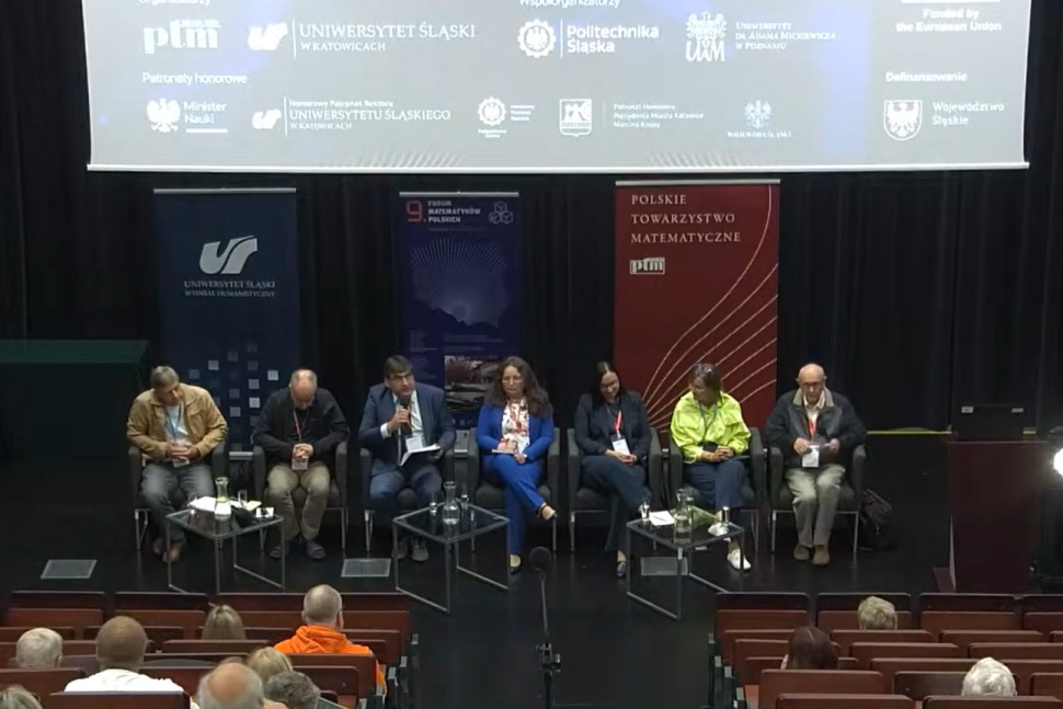 Uczestnicy panelu dyskusyjnego podczas 9. Forum Matematyków Polskich