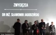 Zdjęcie laureatów konkursu na Najlepszego Nauczyciela 2023/2024. Zwycięzca - dr inż. Sławomir Jagodziński